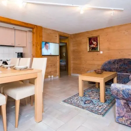 Apartment Chalet Alpenrosli